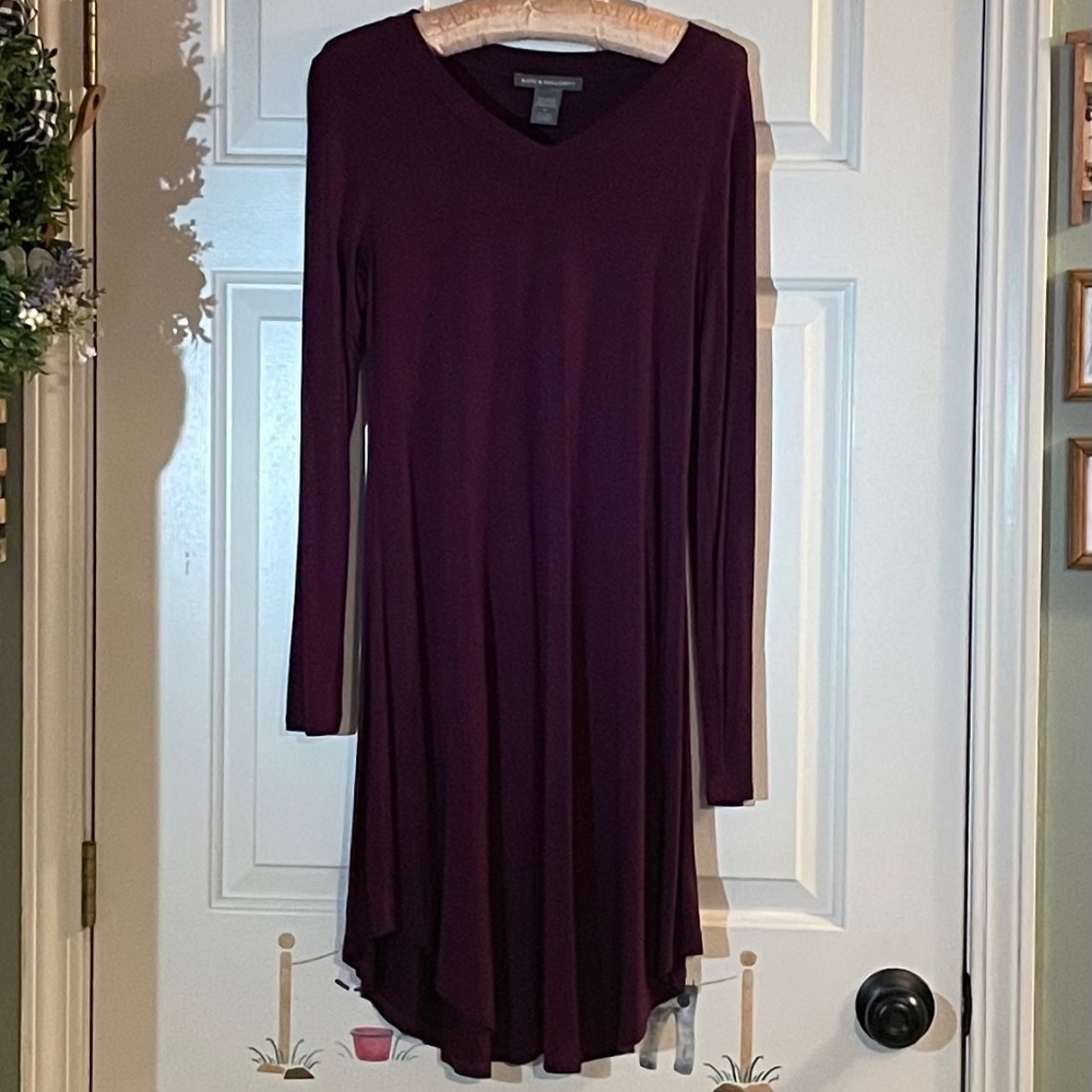 Kate & Mallory burgundy dress with unique hemline